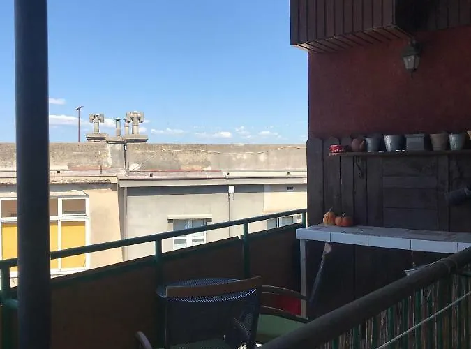 Postcard View Πούλα