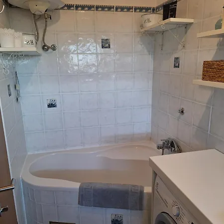 Postcard View * Pula