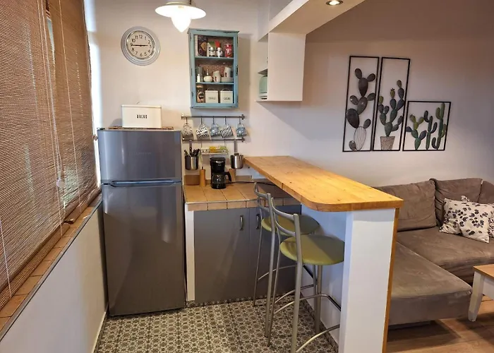 Postcard View 풀라