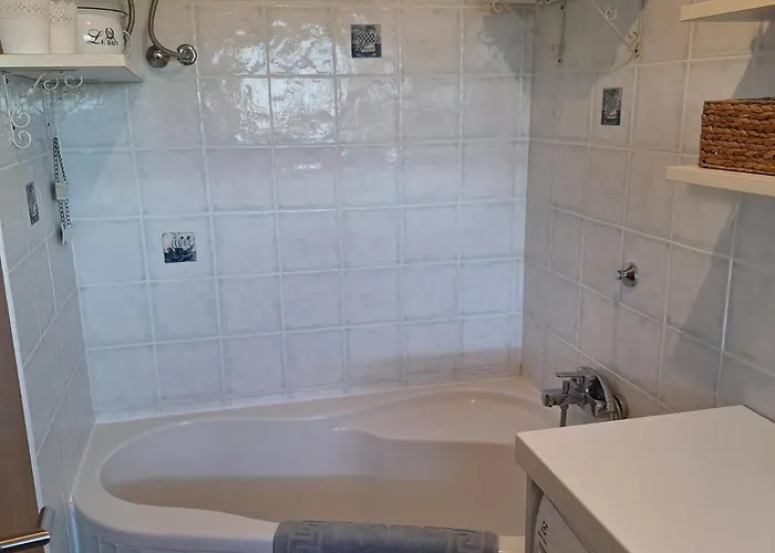 Postcard View * 풀라