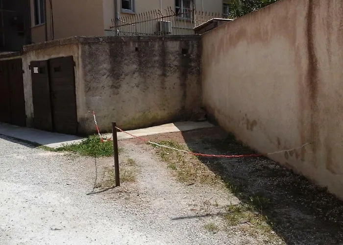 Postcard View 풀라